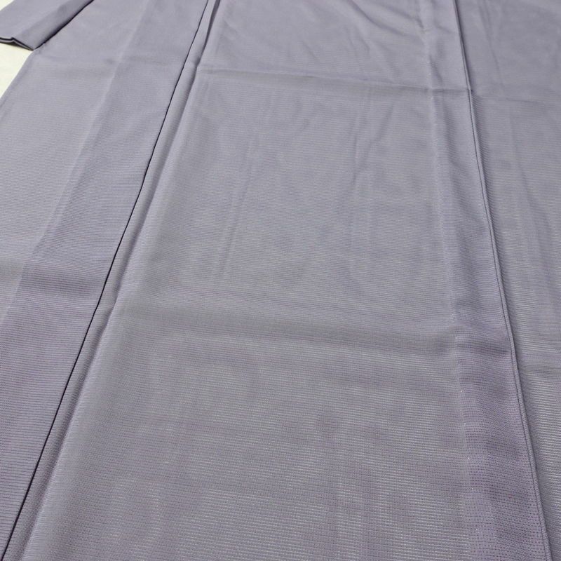 盛夏 色無地 美品 しつけ糸付き 夏用 一つ紋付き バチ衿仕立て ポリエステル 単衣仕立て 身丈157cm 裄丈65cm リサイクル着物 着物 お茶会 フォーマル 紫・藤色_画像5