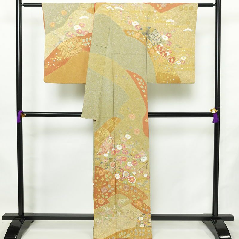 訪問着 良品 松井青々 落款入り 伊達衿付き 金駒刺繍 一つ紋付き 正絹 古典柄 袷仕立て 身丈165cm 裄丈67.5cm リサイクル着物 着物 刺繍 箔 共八掛 金彩 パーティー フォーマル 華やか 多色使い_画像2