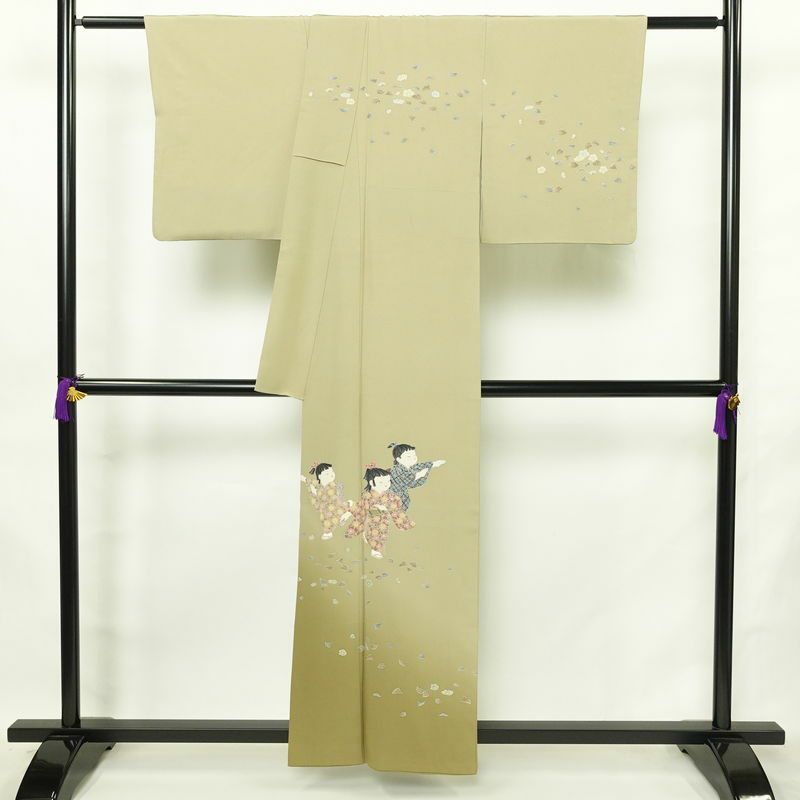 訪問着 良品 関口遼一 十日町友禅 落款入り 縮緬 正絹 人物・動物柄 袷仕立て 身丈156cm 裄丈66cm リサイクル着物 着物 入学式 卒業式 七五三 お宮参り フォーマル ベージュ_画像2