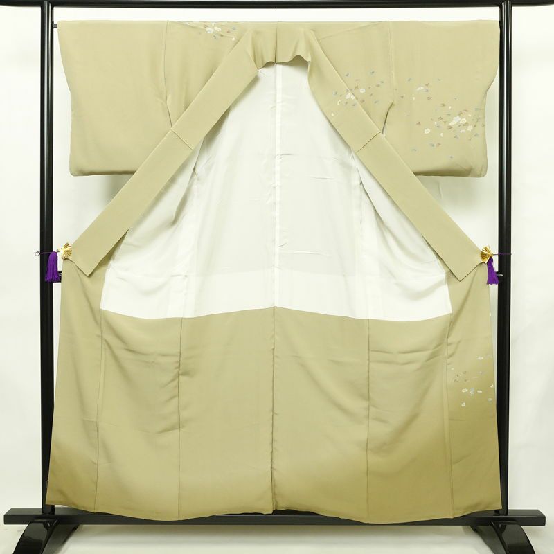 訪問着 良品 関口遼一 十日町友禅 落款入り 縮緬 正絹 人物・動物柄 袷仕立て 身丈156cm 裄丈66cm リサイクル着物 着物 入学式 卒業式 七五三 お宮参り フォーマル ベージュ_画像3