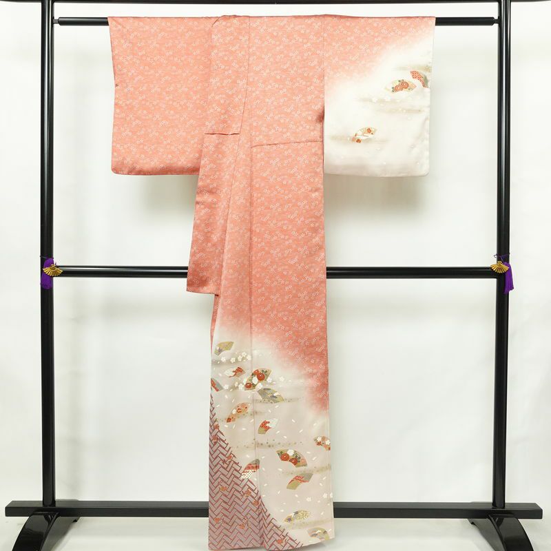 付け下げ 良品 金駒刺繍 正絹 古典柄 袷仕立て 身丈159cm 裄丈65cm リサイクル着物 着物 箔 共八掛 金彩 入学式 卒業式 七五三 お宮参り フォーマル ピンク_画像2