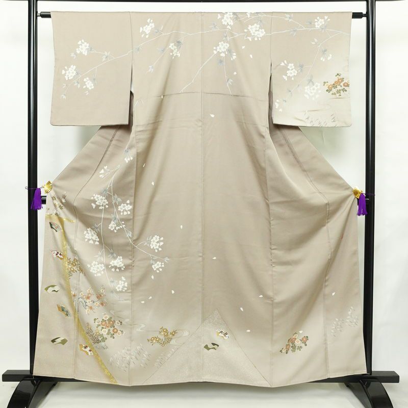 訪問着 金駒刺繍 一つ紋付き 正絹 古典柄 袷仕立て 身丈160cm 裄丈62.5cm リサイクル着物 着物 刺繍 箔 入学式 卒業式 七五三 お宮参り フォーマル グレージュ グレー_画像1