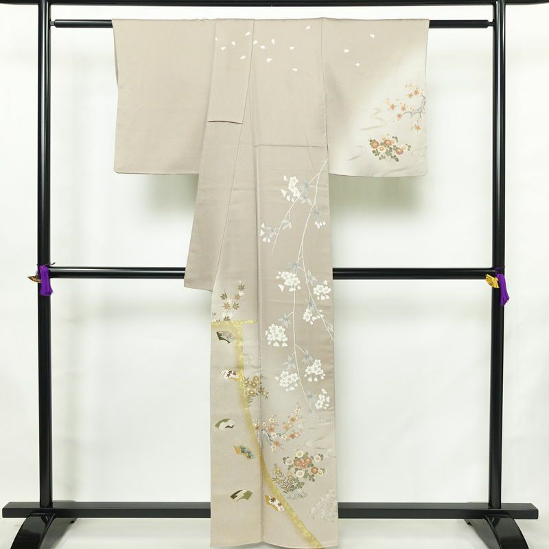 訪問着 金駒刺繍 一つ紋付き 正絹 古典柄 袷仕立て 身丈160cm 裄丈62.5cm リサイクル着物 着物 刺繍 箔 入学式 卒業式 七五三 お宮参り フォーマル グレージュ グレー_画像2