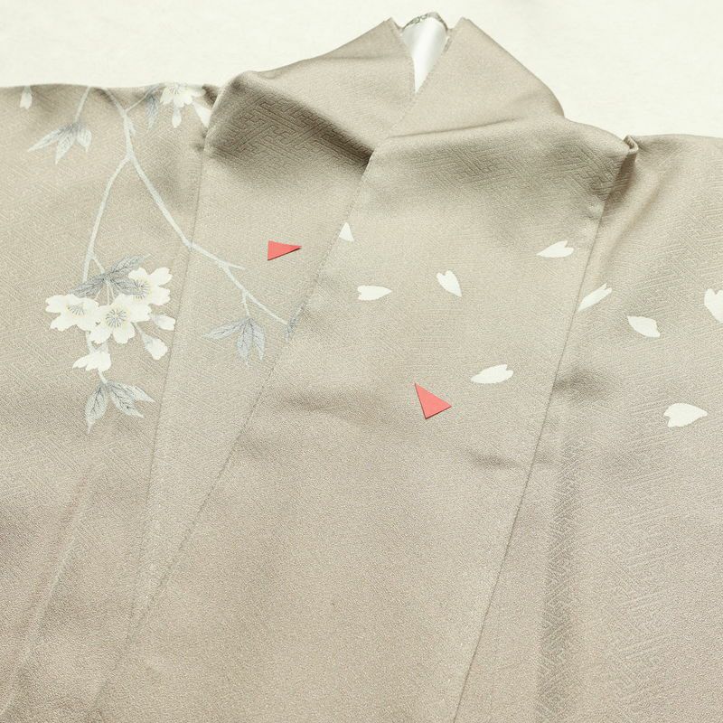 訪問着 金駒刺繍 一つ紋付き 正絹 古典柄 袷仕立て 身丈160cm 裄丈62.5cm リサイクル着物 着物 刺繍 箔 入学式 卒業式 七五三 お宮参り フォーマル グレージュ グレー_画像16
