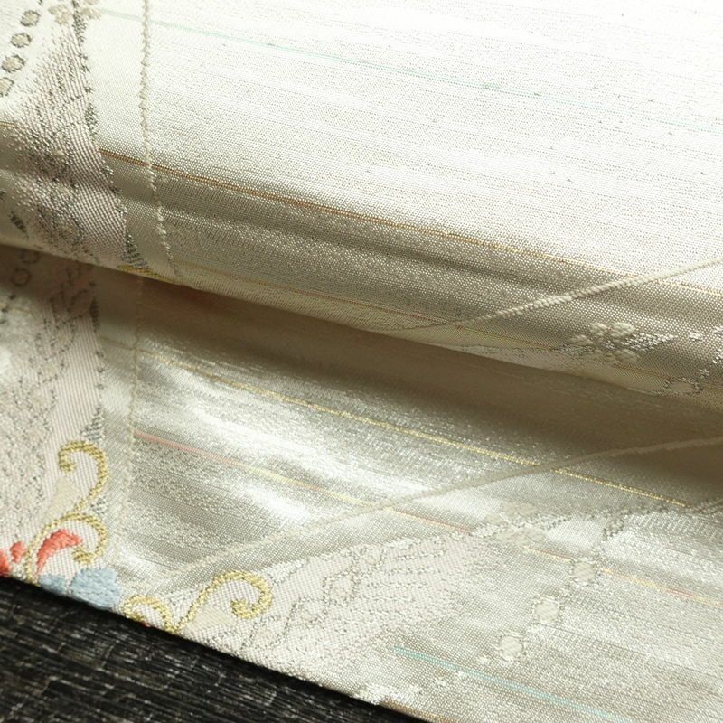 名古屋帯 六通柄 良品 正絹 蝶・昆虫柄 名古屋仕立て なごや帯 リサイクル帯 帯 箔 銀糸 金・銀_画像8