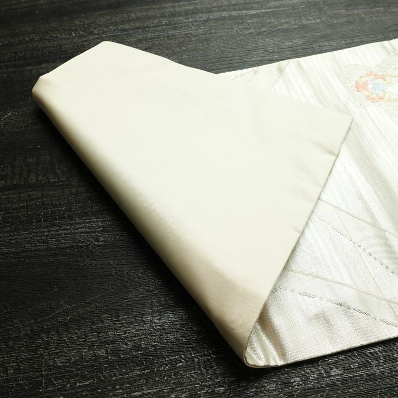 名古屋帯 六通柄 良品 正絹 蝶・昆虫柄 名古屋仕立て なごや帯 リサイクル帯 帯 箔 銀糸 金・銀_画像10