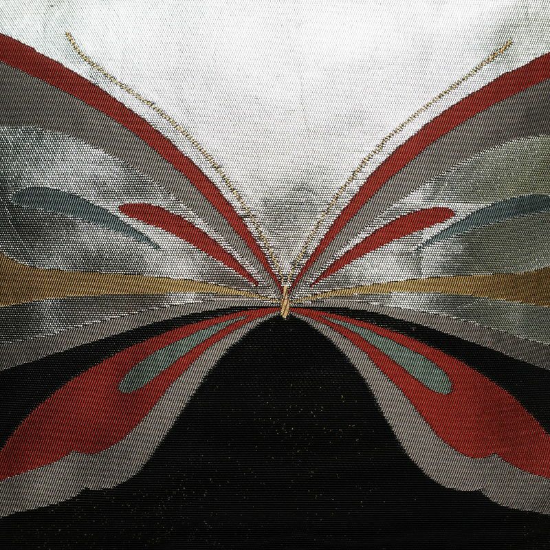 名古屋帯 太鼓柄 正絹 蝶・昆虫柄 名古屋仕立て なごや帯 リサイクル帯 帯 箔 引箔 黒_画像2