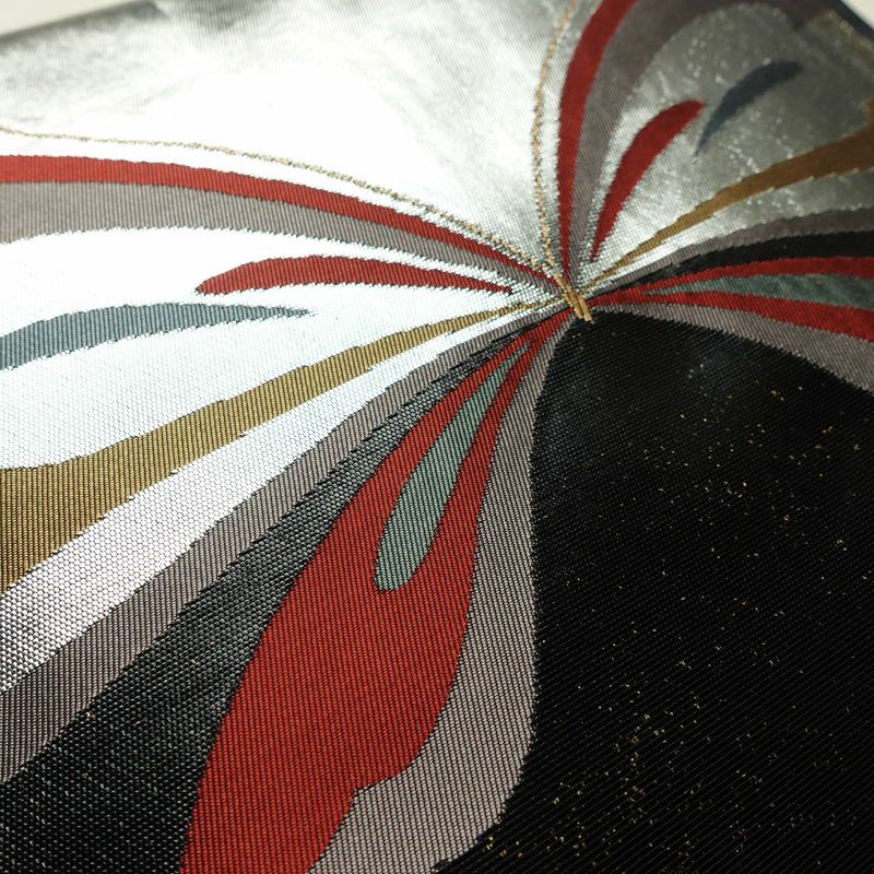 名古屋帯 太鼓柄 正絹 蝶・昆虫柄 名古屋仕立て なごや帯 リサイクル帯 帯 箔 引箔 黒_画像3