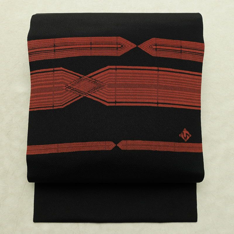 名古屋帯 草木手染 太鼓柄 美品 縮緬 正絹 幾何学柄・抽象柄 名古屋仕立て なごや帯 リサイクル帯 帯 モダン 黒_画像1