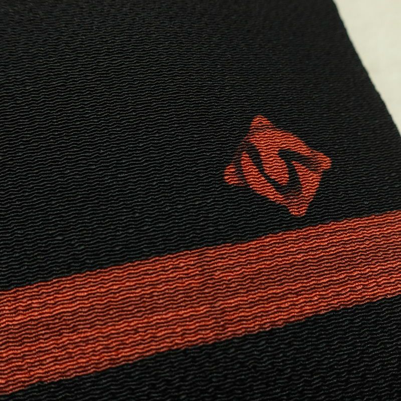 名古屋帯 草木手染 太鼓柄 美品 縮緬 正絹 幾何学柄・抽象柄 名古屋仕立て なごや帯 リサイクル帯 帯 モダン 黒_画像8