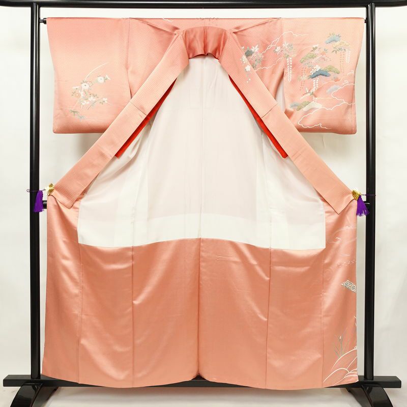 訪問着 美品 綸子 伊達衿付き 金駒刺繍 正絹 古典柄 袷仕立て 身丈159cm 裄丈66cm リサイクル着物 着物 入学式 卒業式 七五三 お宮参り フォーマル 四季花 紅葉 菖蒲 菊 桜 ピンク_画像3