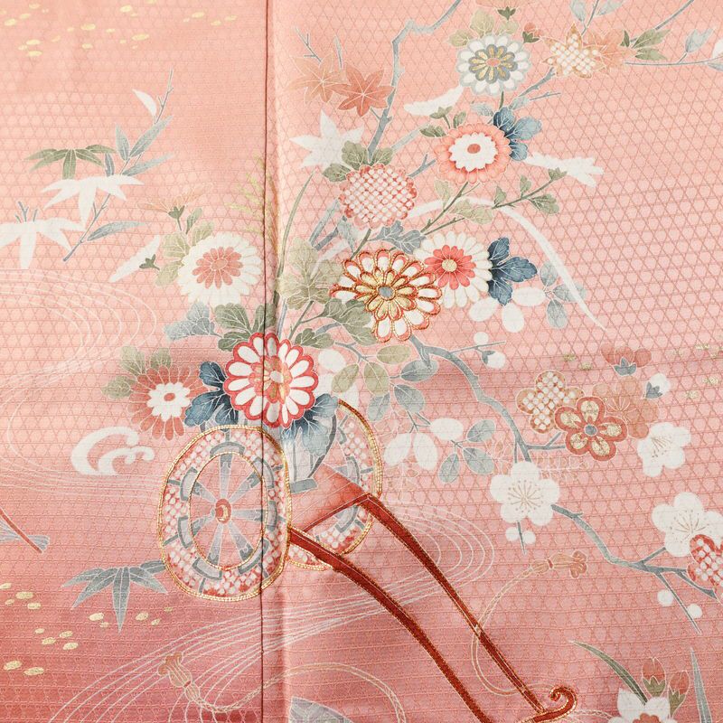 訪問着 美品 綸子 伊達衿付き 金駒刺繍 正絹 古典柄 袷仕立て 身丈159cm 裄丈66cm リサイクル着物 着物 入学式 卒業式 七五三 お宮参り フォーマル 四季花 紅葉 菖蒲 菊 桜 ピンク_画像6