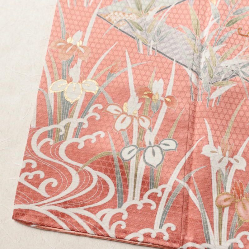 訪問着 美品 綸子 伊達衿付き 金駒刺繍 正絹 古典柄 袷仕立て 身丈159cm 裄丈66cm リサイクル着物 着物 入学式 卒業式 七五三 お宮参り フォーマル 四季花 紅葉 菖蒲 菊 桜 ピンク_画像12