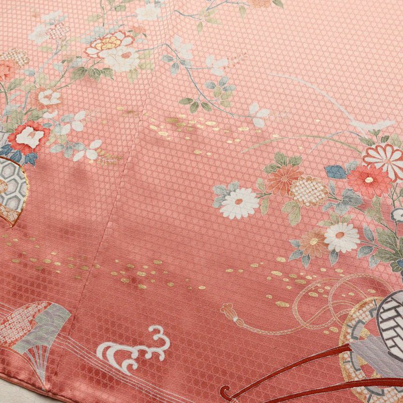 訪問着 美品 綸子 伊達衿付き 金駒刺繍 正絹 古典柄 袷仕立て 身丈159cm 裄丈66cm リサイクル着物 着物 入学式 卒業式 七五三 お宮参り フォーマル 四季花 紅葉 菖蒲 菊 桜 ピンク_画像13