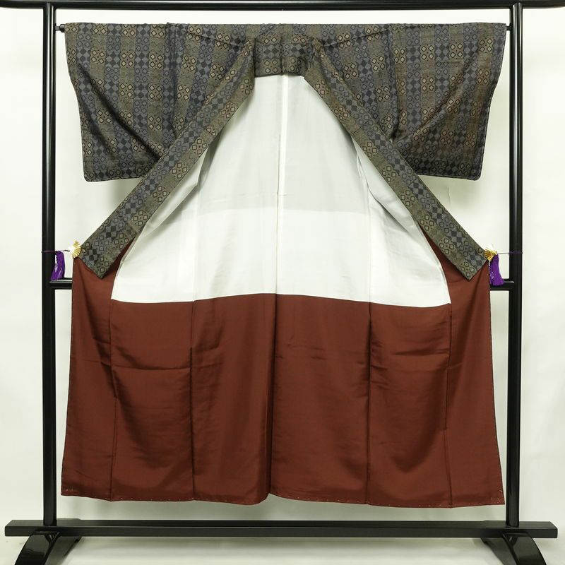 紬 しつけ糸付き 正絹 縞柄・線柄 袷仕立て 身丈150cm 裄丈66cm リサイクル着物 着物 モダン 多色使い_画像3