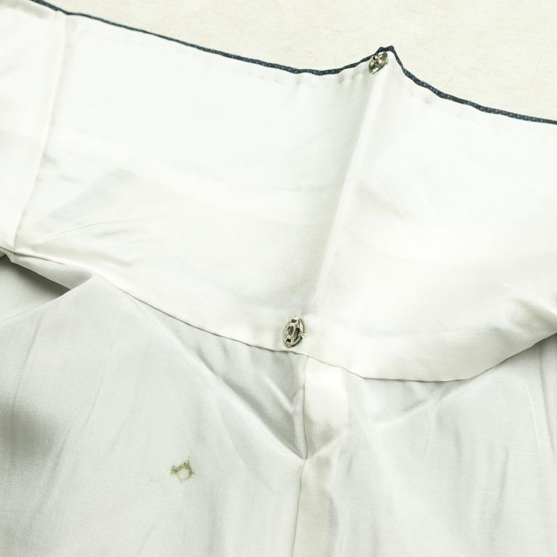 大島紬 証紙あり 正絹 幾何学柄・抽象柄 袷仕立て 身丈161.5cm 裄丈61.5cm リサイクル着物 一部しつけ糸付き 着物 青・紺_画像17