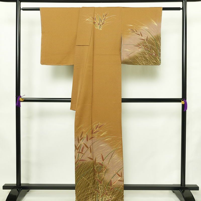 訪問着 良品 しつけ糸付き 正絹 木の葉・植物柄 袷仕立て 身丈162.5cm 裄丈65cm リサイクル着物 着物 刺繍 金彩 入学式 卒業式 七五三 お宮参り フォーマル 黄・黄土色_画像2