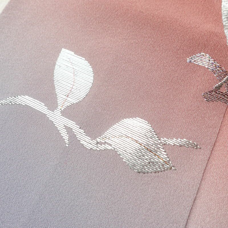 付け下げ 縮緬 一つ紋付き 正絹 花柄 袷仕立て 身丈161.5cm 裄丈68cm リサイクル着物 着物 刺繍 入学式 七五三 お宮参り フォーマル シンプル 上品 ピンク_画像10