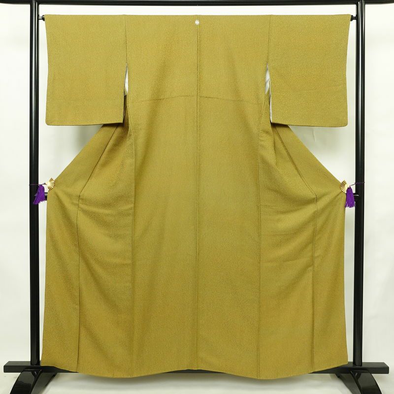 色無地 一つ紋付き 正絹 幾何学柄・抽象柄 袷仕立て 身丈158cm 裄丈65.5cm リサイクル着物 着物 ぼかし お茶会 フォーマル 黄・黄土色_画像1