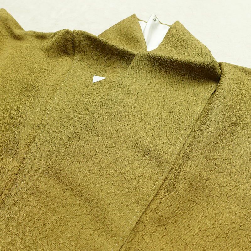 色無地 一つ紋付き 正絹 幾何学柄・抽象柄 袷仕立て 身丈158cm 裄丈65.5cm リサイクル着物 着物 ぼかし お茶会 フォーマル 黄・黄土色_画像18