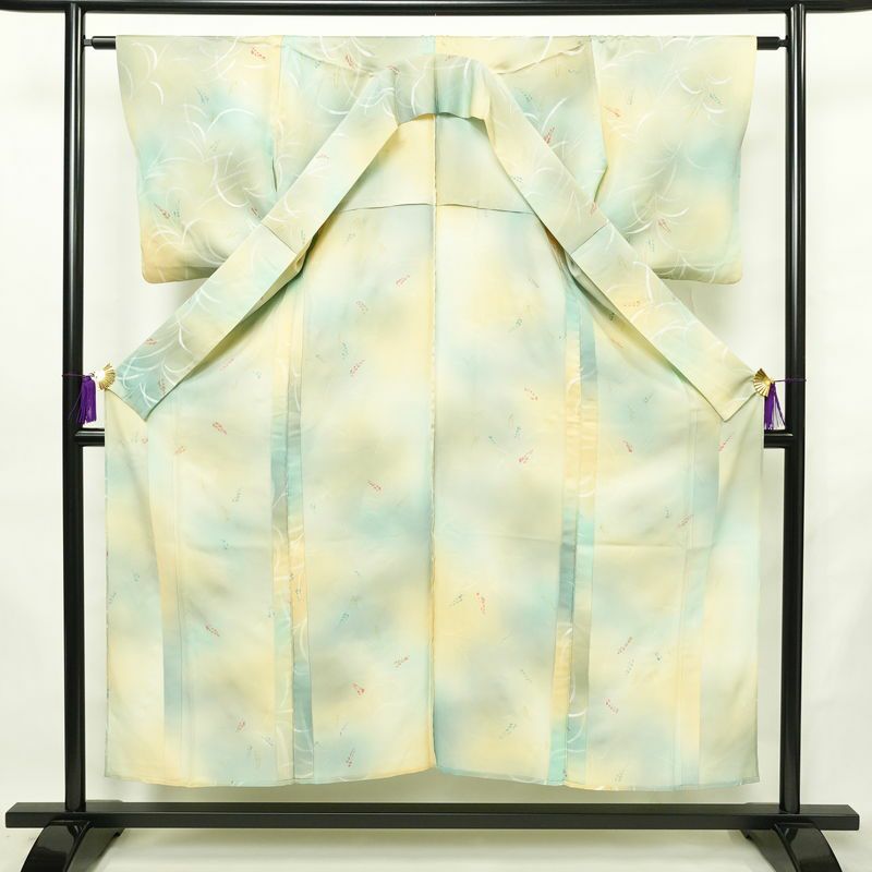 単衣 小紋 一つ紋付き 正絹 木の葉・植物柄 単衣仕立て 身丈153cm 裄丈62cm リサイクル着物 着物 多色使い_画像3