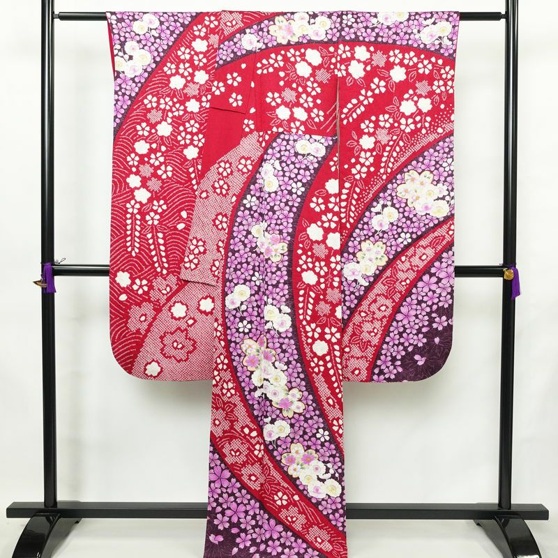 振袖 良品 絞り 正絹 花柄 袷仕立て 身丈165.5cm 裄丈68.5cm リサイクル着物 着物 成人式 二十歳 二十歳の集い パーティー フォーマル 華やか 桜 ピンク_画像2