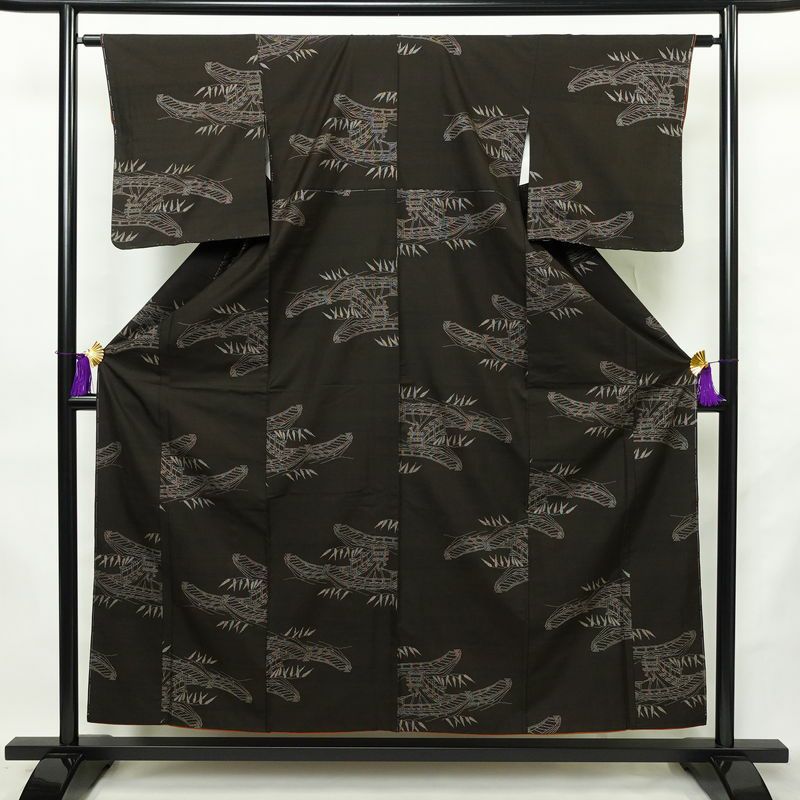 紬 しつけ糸付き 正絹 風景柄 袷仕立て 身丈154.5cm 裄丈62cm リサイクル着物 着物 モダン 茶_画像1