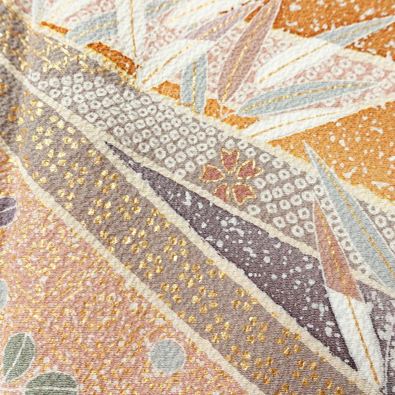 訪問着 良品 縮緬 一つ紋付き 正絹 古典柄 袷仕立て 身丈159cm 裄丈64cm リサイクル着物 着物 箔 金彩 入学式 卒業式 七五三 お宮参り フォーマル 菊 萩 茶_画像10