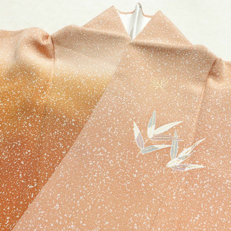 訪問着 良品 縮緬 一つ紋付き 正絹 古典柄 袷仕立て 身丈159cm 裄丈64cm リサイクル着物 着物 箔 金彩 入学式 卒業式 七五三 お宮参り フォーマル 菊 萩 茶_画像18