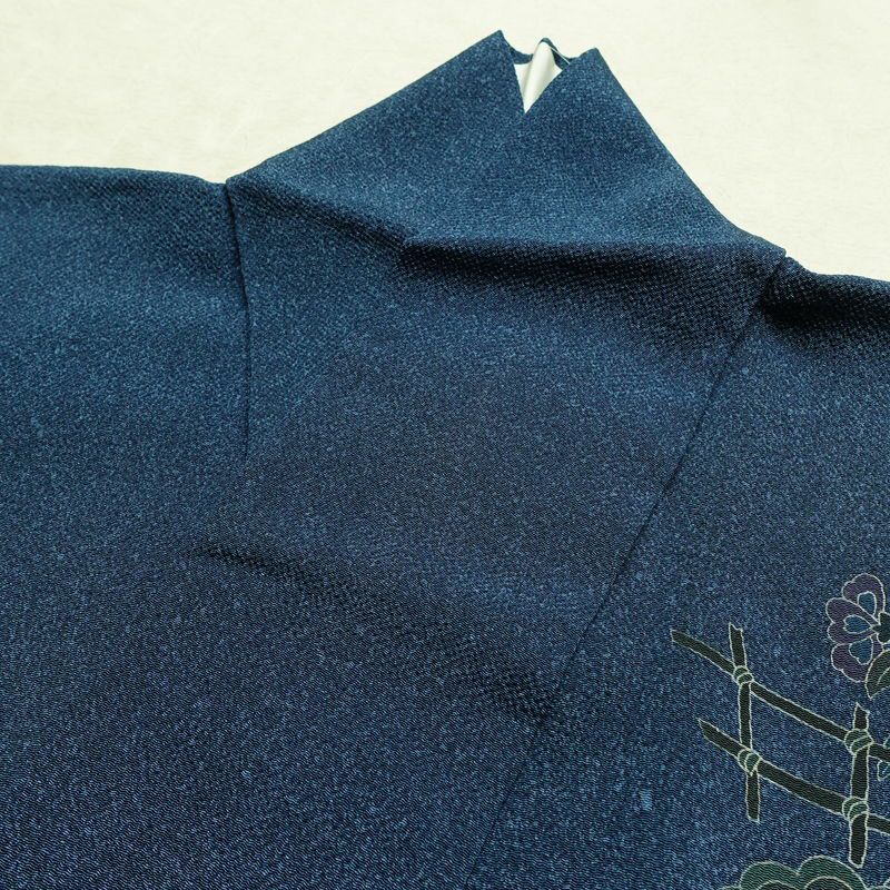 付け下げ 縮緬 一つ紋付き 正絹 古典柄 袷仕立て 身丈159cm 裄丈66cm リサイクル着物 着物 卒業式 パーティー フォーマル 青・紺_画像18