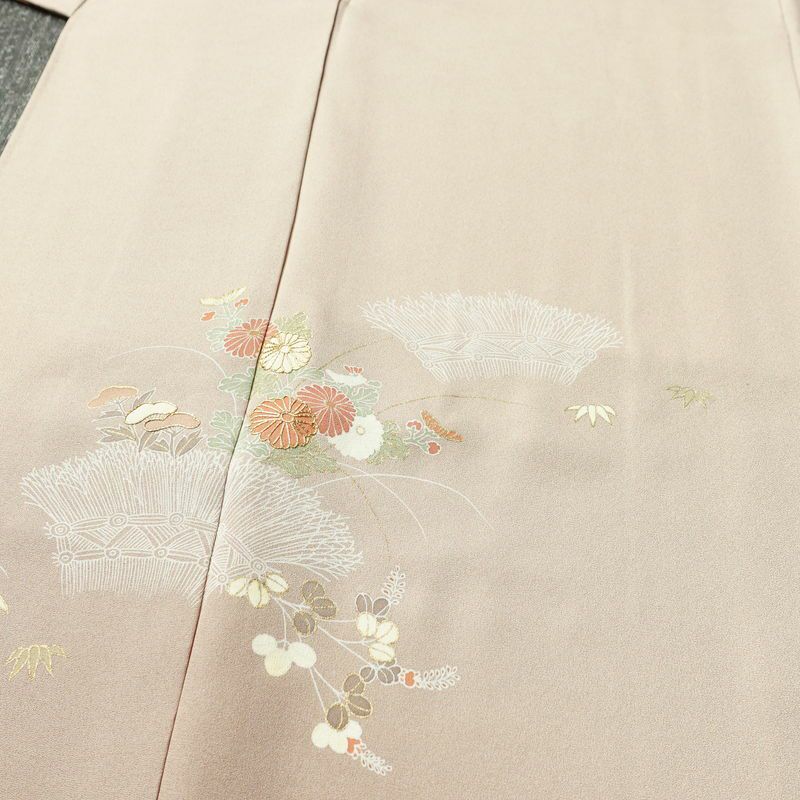 付け下げ 金駒刺繍 正絹 木の葉・植物柄 袷仕立て 身丈163cm 裄丈66cm リサイクル着物 着物 箔 金彩 入学式 卒業式 七五三 お宮参り フォーマル シンプル 上品 ベージュ_画像5