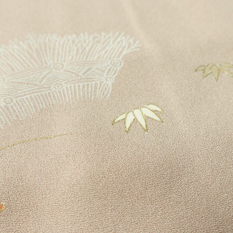 付け下げ 金駒刺繍 正絹 木の葉・植物柄 袷仕立て 身丈163cm 裄丈66cm リサイクル着物 着物 箔 金彩 入学式 卒業式 七五三 お宮参り フォーマル シンプル 上品 ベージュ_画像11