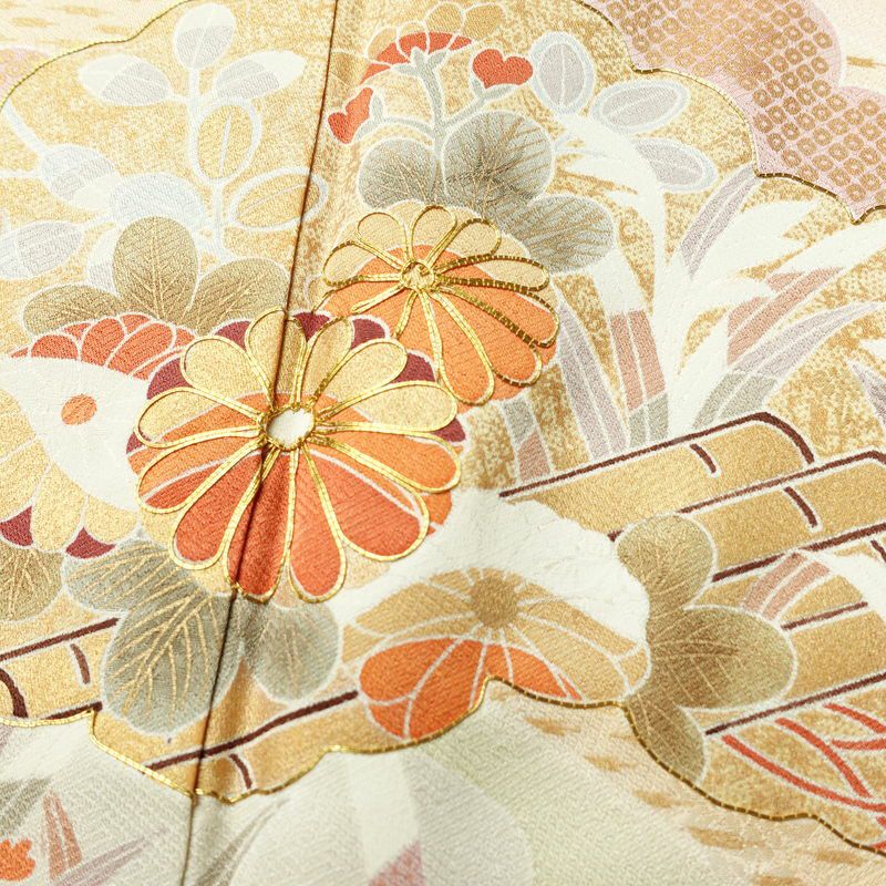 訪問着 美品 金駒刺繍 綸子 正絹 古典柄 袷仕立て 身丈161cm 裄丈65cm リサイクル着物 着物 箔 金彩 入学式 卒業式 結婚式 七五三 お宮参り フォーマル 菊 ピンク_画像7