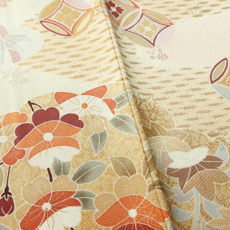 訪問着 美品 金駒刺繍 綸子 正絹 古典柄 袷仕立て 身丈161cm 裄丈65cm リサイクル着物 着物 箔 金彩 入学式 卒業式 結婚式 七五三 お宮参り フォーマル 菊 ピンク_画像11