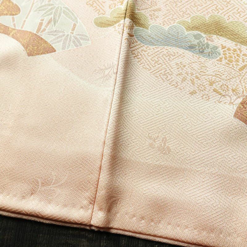 訪問着 美品 金駒刺繍 綸子 正絹 古典柄 袷仕立て 身丈161cm 裄丈65cm リサイクル着物 着物 箔 金彩 入学式 卒業式 結婚式 七五三 お宮参り フォーマル 菊 ピンク_画像12