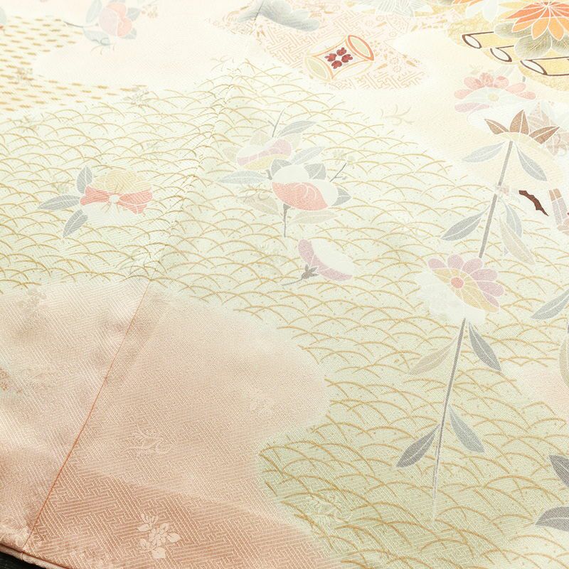 訪問着 美品 金駒刺繍 綸子 正絹 古典柄 袷仕立て 身丈161cm 裄丈65cm リサイクル着物 着物 箔 金彩 入学式 卒業式 結婚式 七五三 お宮参り フォーマル 菊 ピンク_画像13