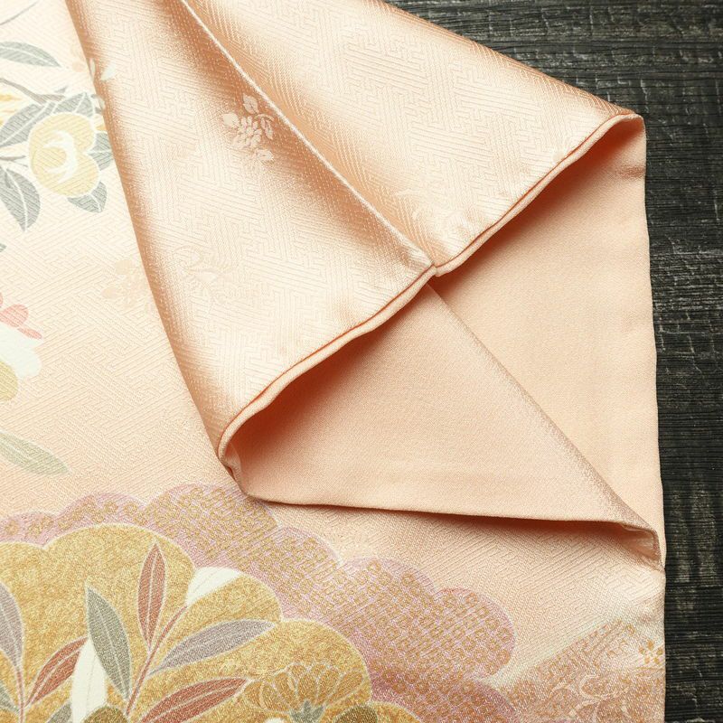 訪問着 美品 金駒刺繍 綸子 正絹 古典柄 袷仕立て 身丈161cm 裄丈65cm リサイクル着物 着物 箔 金彩 入学式 卒業式 結婚式 七五三 お宮参り フォーマル 菊 ピンク_画像15