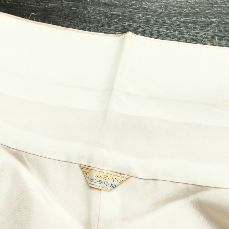 訪問着 美品 金駒刺繍 綸子 正絹 古典柄 袷仕立て 身丈161cm 裄丈65cm リサイクル着物 着物 箔 金彩 入学式 卒業式 結婚式 七五三 お宮参り フォーマル 菊 ピンク_画像20