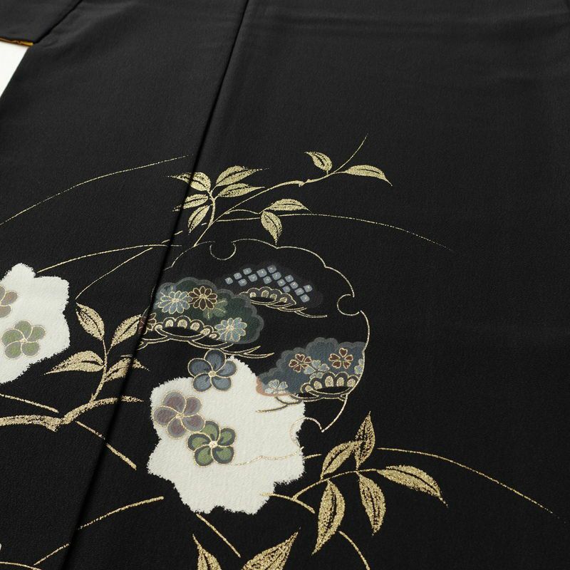 付け下げ 一つ紋付き 正絹 木の葉・植物柄 袷仕立て 身丈166cm 裄丈68.5cm リサイクル着物 着物 箔 金彩 卒業式 フォーマル シンプル 黒_画像5