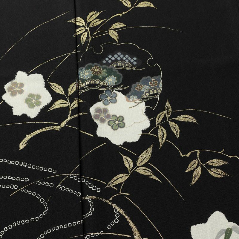 付け下げ 一つ紋付き 正絹 木の葉・植物柄 袷仕立て 身丈166cm 裄丈68.5cm リサイクル着物 着物 箔 金彩 卒業式 フォーマル シンプル 黒_画像6