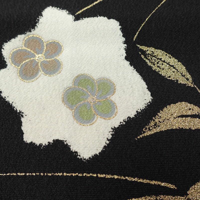 付け下げ 一つ紋付き 正絹 木の葉・植物柄 袷仕立て 身丈166cm 裄丈68.5cm リサイクル着物 着物 箔 金彩 卒業式 フォーマル シンプル 黒_画像8