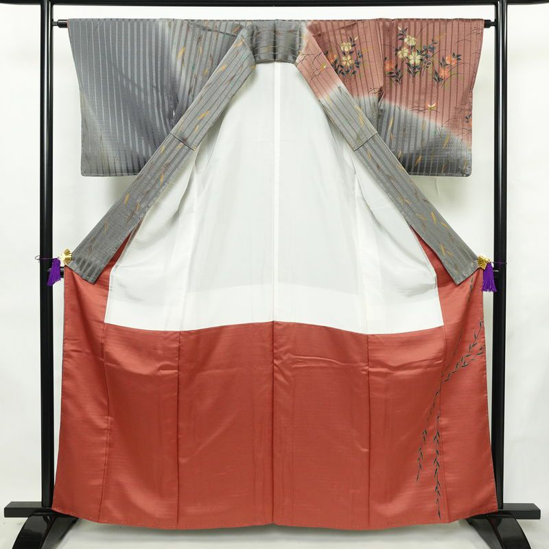 訪問着 美品 しつけ糸付き 正絹 花柄 袷仕立て 身丈161cm 裄丈63.5cm リサイクル着物 着物 箔 金彩 入学式 卒業式 お宮参り フォーマル 桜 多色使い_画像3