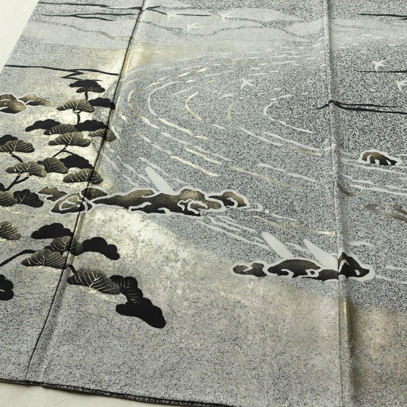 訪問着 美品 落款入り 正絹 風景柄 袷仕立て 身丈159cm 裄丈67cm リサイクル着物 着物 箔 共八掛 銀彩 卒業式 フォーマル グレー_画像4