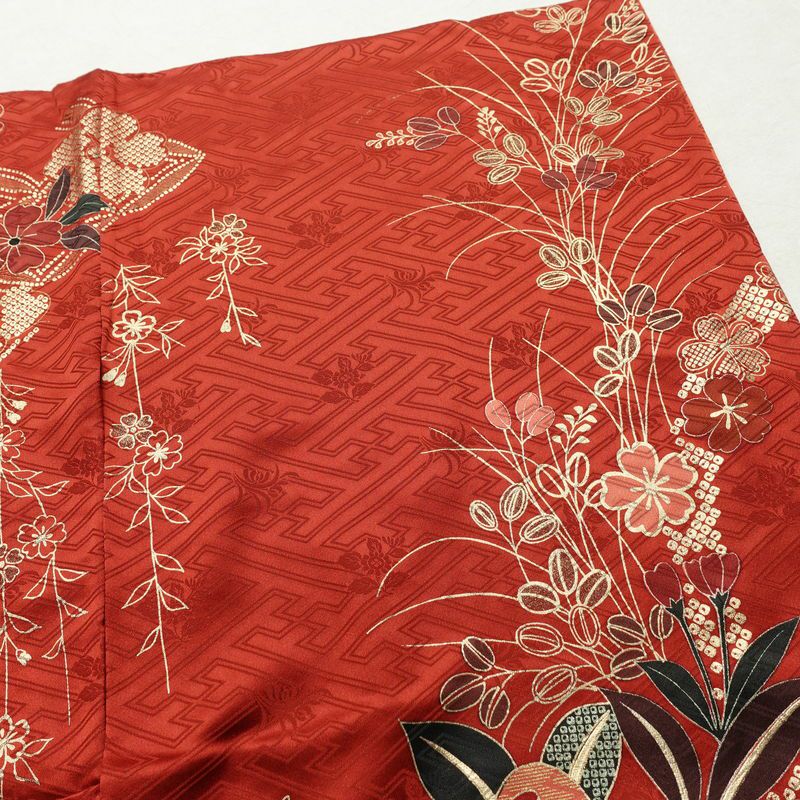 振袖 良品 金駒刺繍 正絹 花柄 袷仕立て 身丈161cm 裄丈66cm リサイクル着物 着物 箔 金彩 成人式 二十歳 二十歳の集い パーティー 萩 フォーマル 赤・朱_画像15