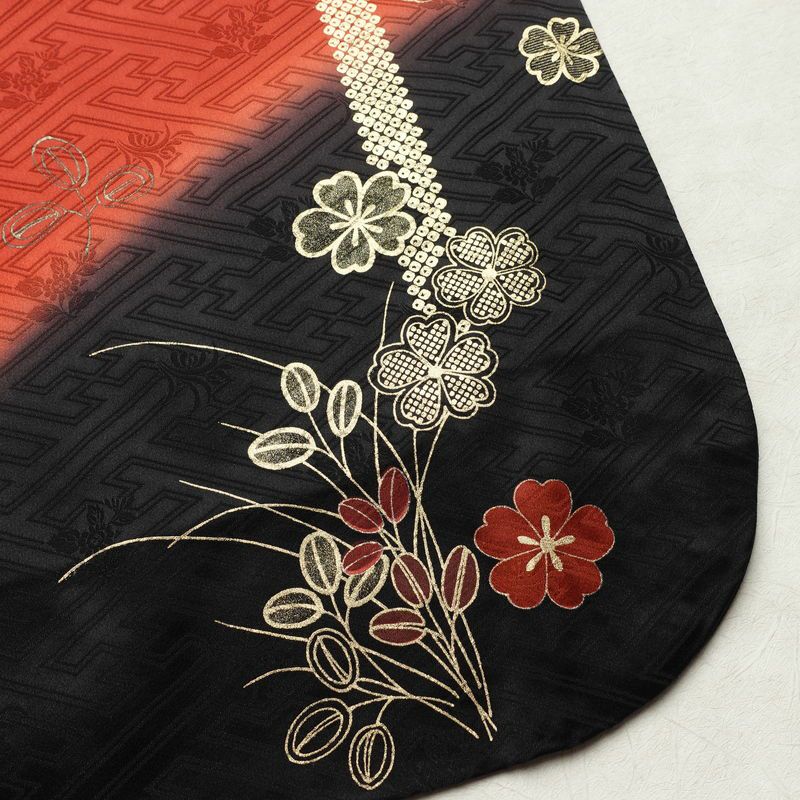 振袖 良品 金駒刺繍 正絹 花柄 袷仕立て 身丈161cm 裄丈66cm リサイクル着物 着物 箔 金彩 成人式 二十歳 二十歳の集い パーティー 萩 フォーマル 赤・朱_画像17