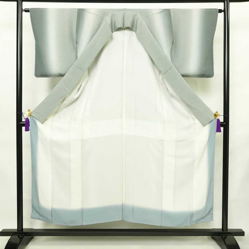 小紋 良品 しつけ糸付き 付下小紋 正絹 縞柄・線柄 袷仕立て 身丈150.5cm 裄丈63.5cm リサイクル着物 着物 緑・うぐいす色_画像3