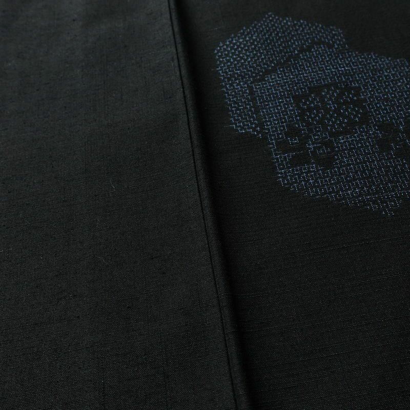 結城紬 本場真綿結城紬 百山亀甲 証紙あり 正絹 亀甲柄 袷仕立て 身丈160cm 裄丈63.5cm リサイクル着物 着物 洒落 黒_画像9