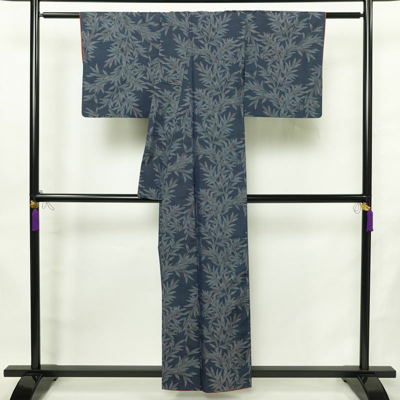 紬 正絹 木の葉・植物柄 袷仕立て 身丈157cm 裄丈65cm リサイクル着物 着物 青・紺_画像2