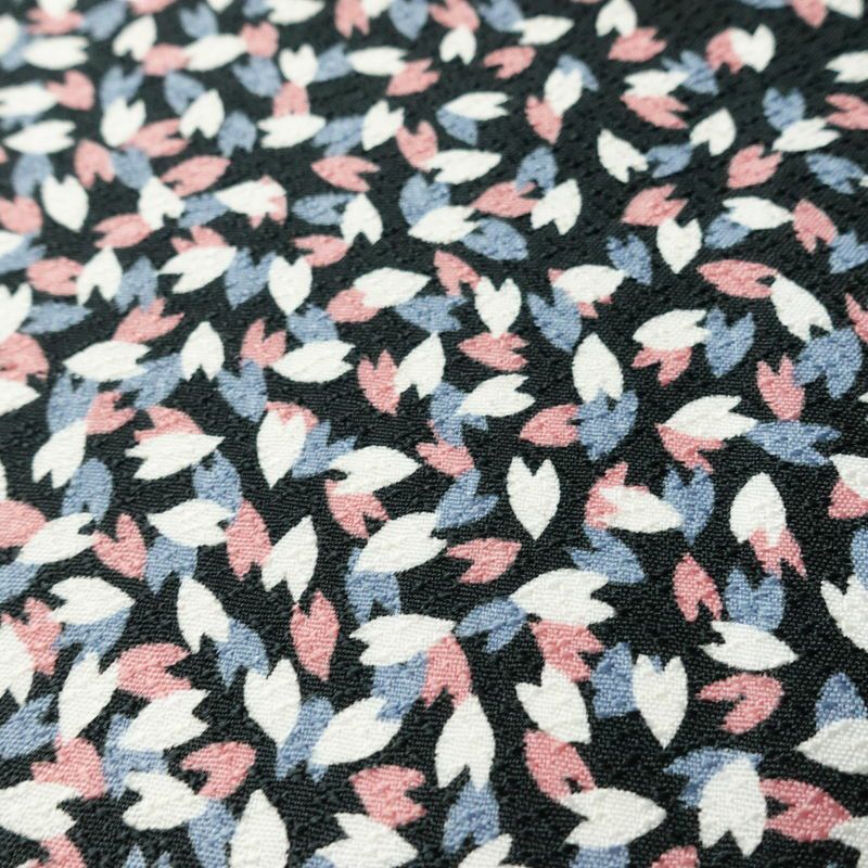 単衣 小紋 バチ衿仕立て ポリエステル 八掛付き 花柄 単衣仕立て 身丈165cm 裄丈66cm リサイクル着物 着物 黒_画像8