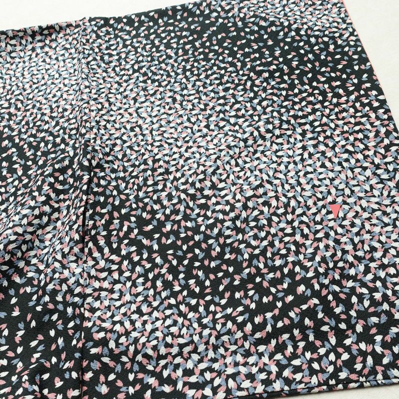 単衣 小紋 バチ衿仕立て ポリエステル 八掛付き 花柄 単衣仕立て 身丈165cm 裄丈66cm リサイクル着物 着物 黒_画像12